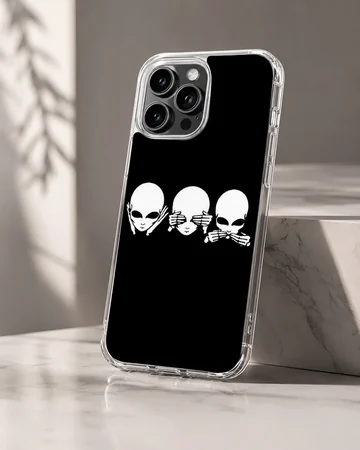 Cartoon aliens covering eyes, ears, mouth on phone case — Hero