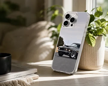 Dynamic photographic design of American muscle car on phone case — Lifestyle