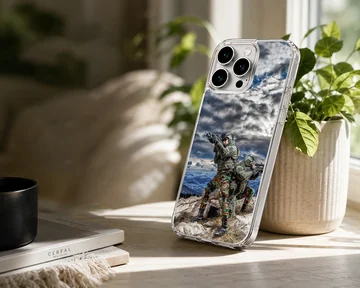 Military action scene with soldiers in camouflage on phone case — Lifestyle