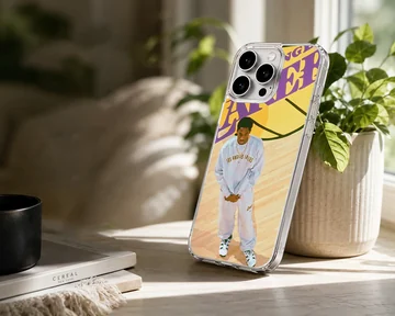 Digital illustration of a basketball player on court phone case — Lifestyle
