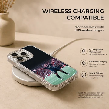 Football player Bellingham celebrating on the field, phone case — Charging