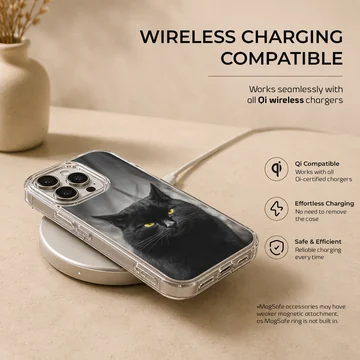 Black cat with piercing yellow eyes on a phone case — Charging