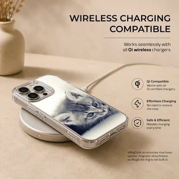 Close-up black and white photography of a sleepy tabby kitten with soft whiskers on a phone case — Charging