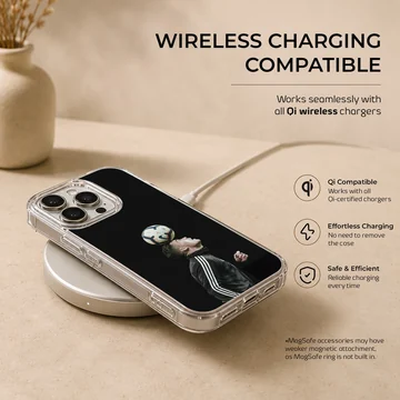 Cristiano Ronaldo in action with football, phone case — Charging