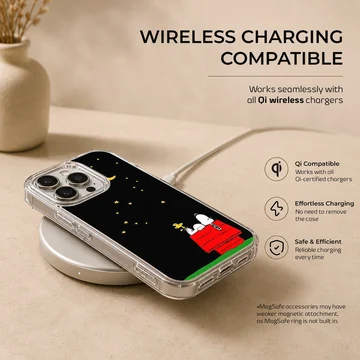Snoopy lying on red doghouse under starry night on phone case — Charging