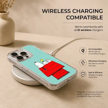 Snoopy resting on red doghouse cartoon phone case — Charging