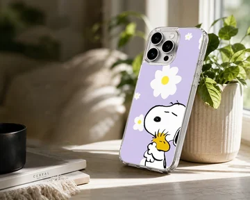Snoopy with daisies on a purple phone case — Lifestyle